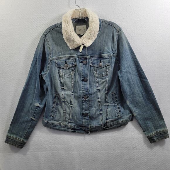 Torrid Jean Trucker Crop Jacket With Sherpa Collar Size 1(1X) NWT 52024-0794 - Picture 2 of 8